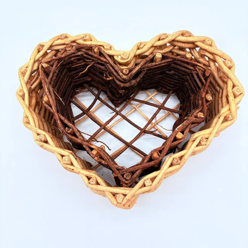 Set of 2 90s Heart Shaped Woven Nesting Baskets Farmhouse Wood Rustic Decor